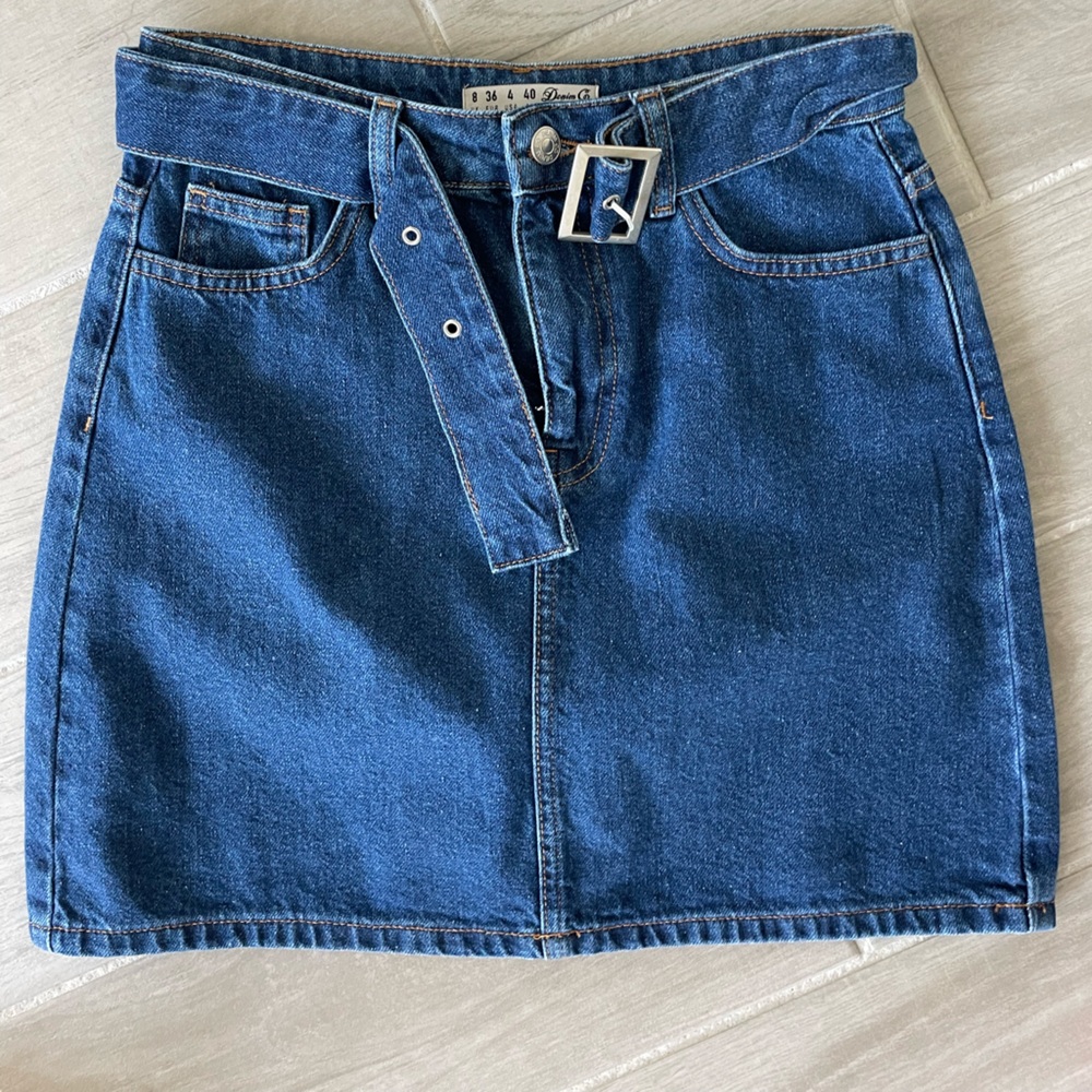Denim skirt with belt
